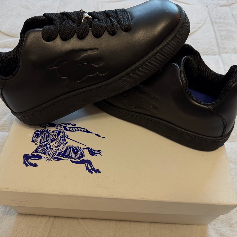 NEW! $720 Burberry Twisted Metal Low Top Sneaker Black 44 11